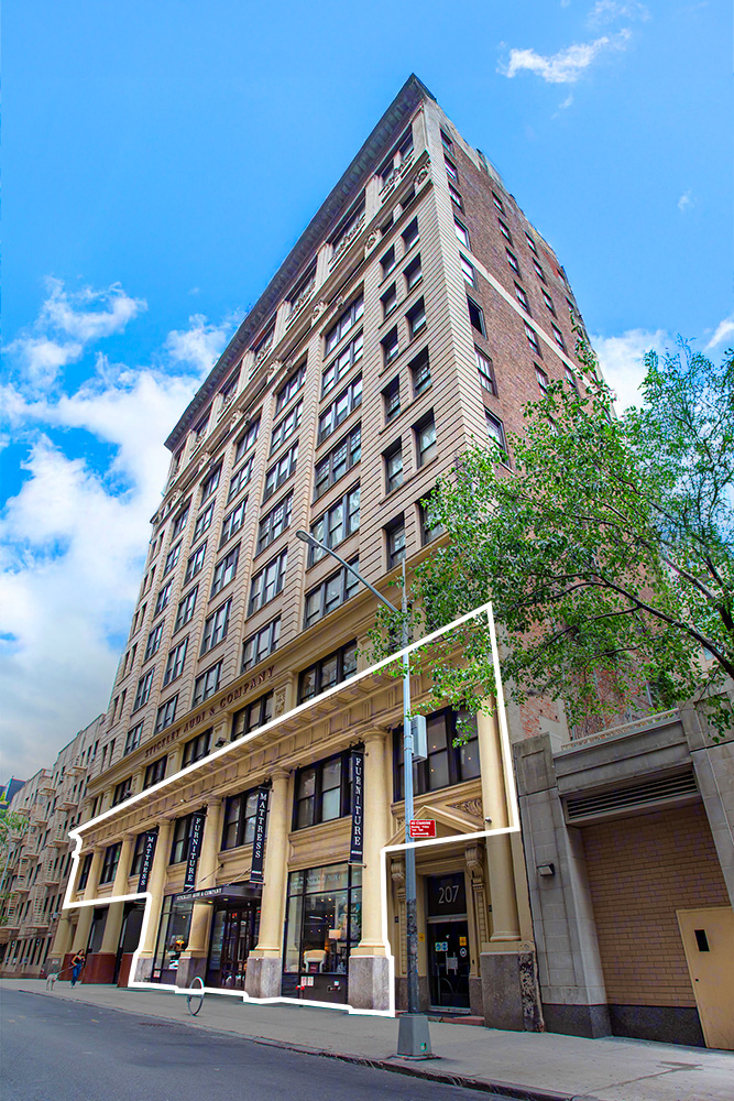 207 West 25th Street, Entire Ground & Second Floors