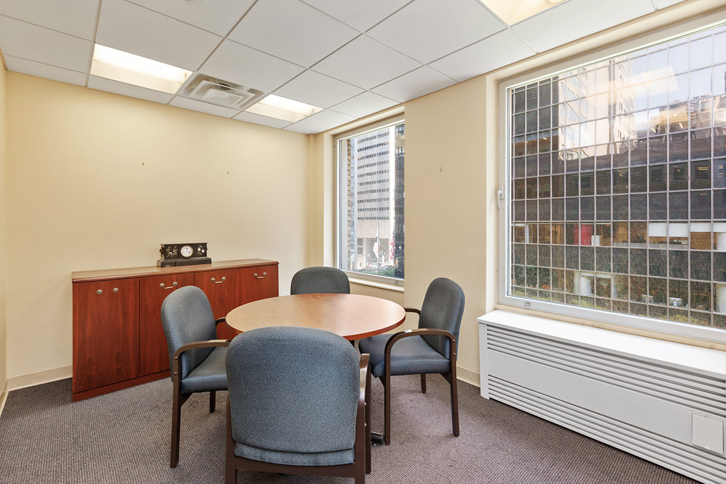 110-east-40th-street-unit-407/3.jpg