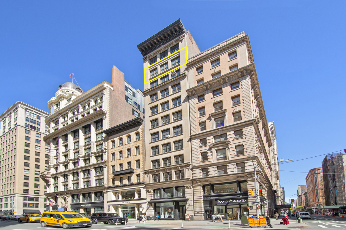137-fifth-avenue-closed/1.jpg