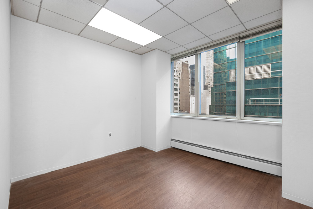 820-second-avenue-closed/3.jpg