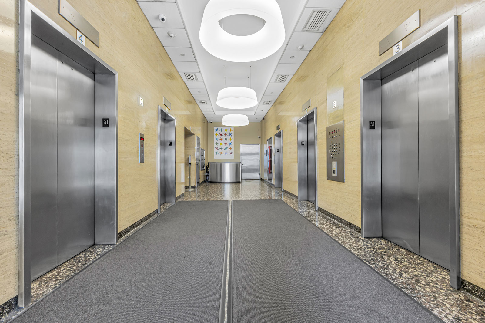 131_West_33rd_Street_Lobby_35.jpg