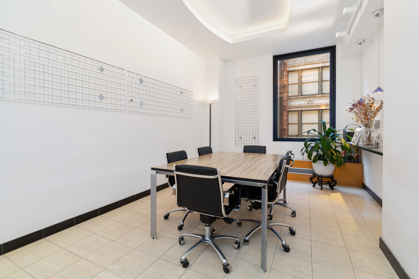 131_West_35th_Street_6thFloor_ConferenceRoom_06.jpg