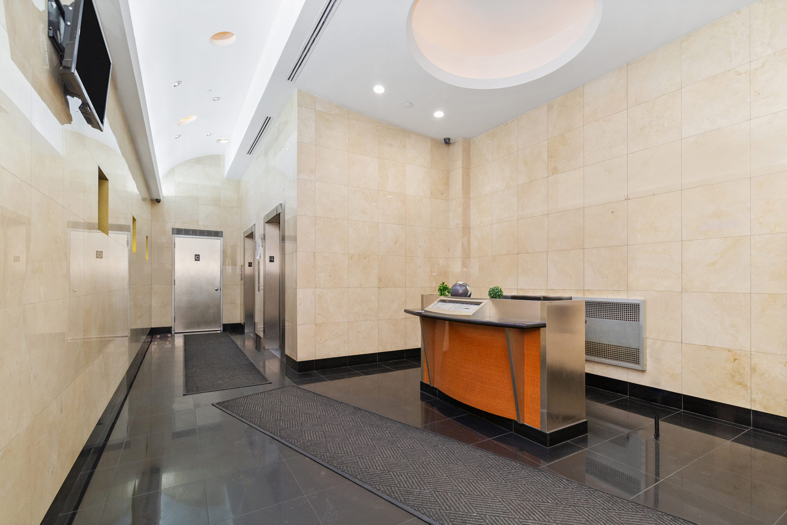 131_West_35th_Street_Lobby_11.jpg