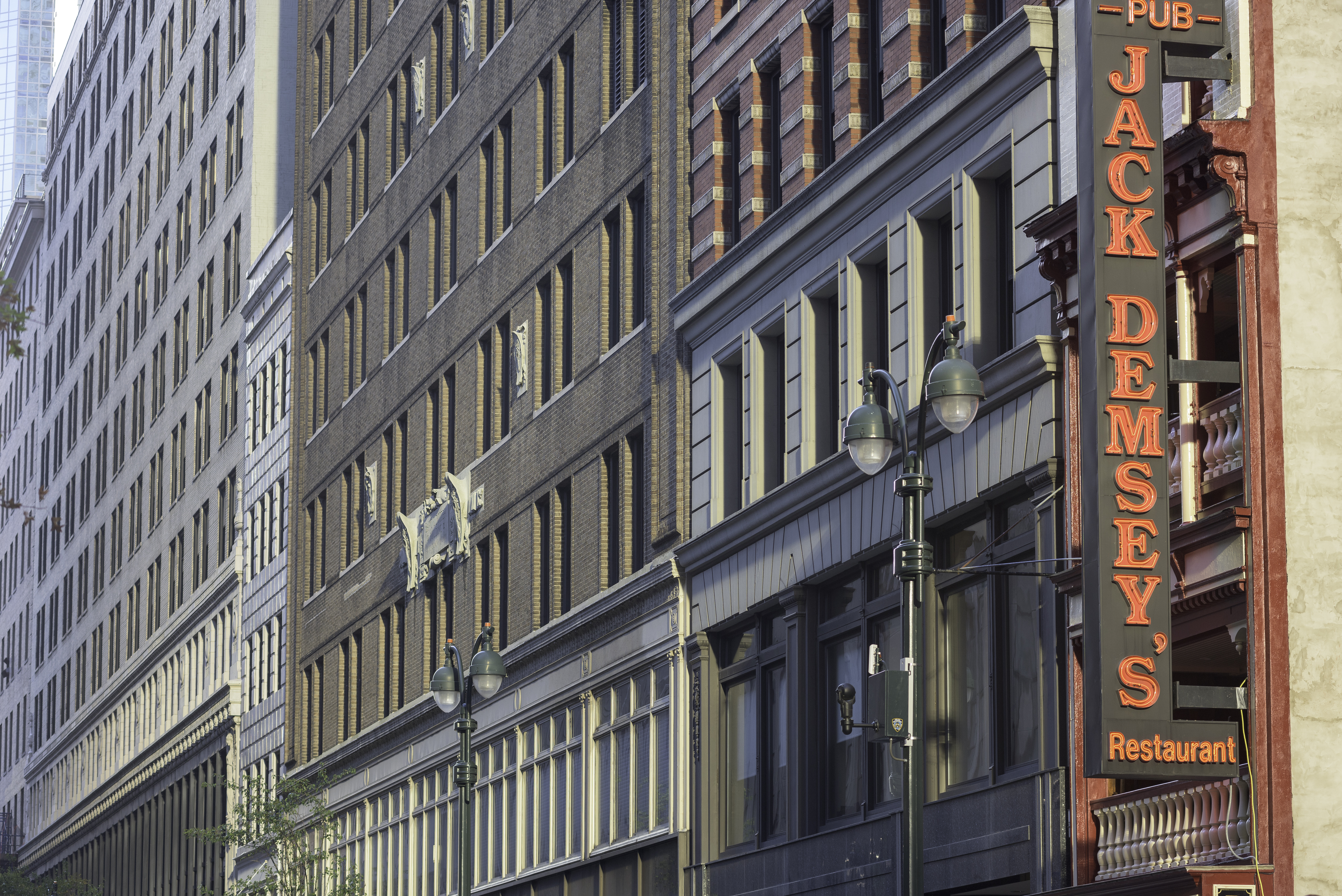 20W33_Exteriors-3.jpg