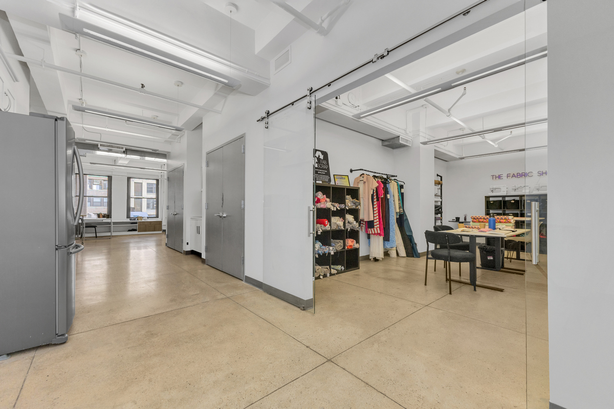 246_West_38th_Street_5thFloor_01.jpg