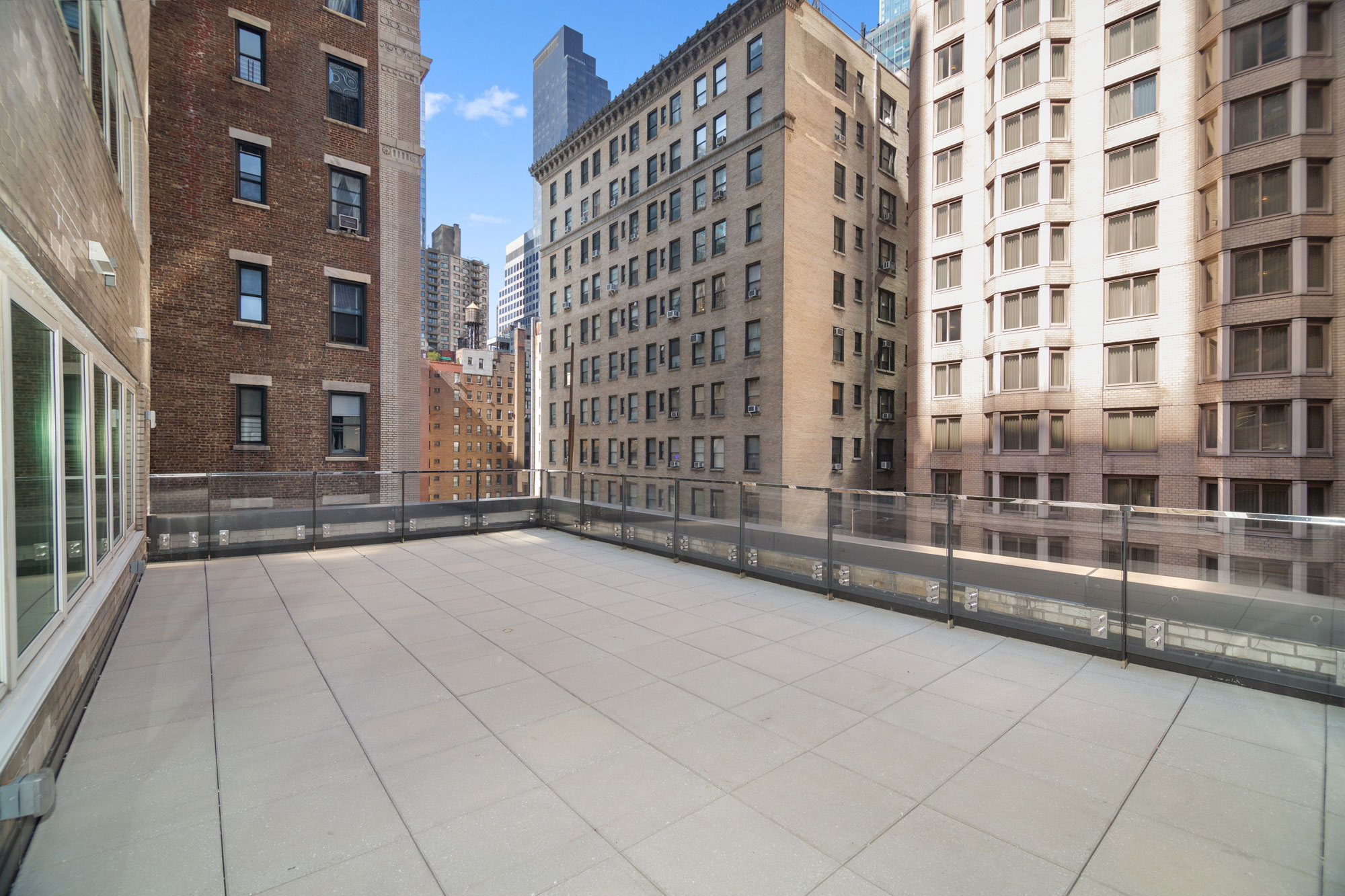 825_Seventh_Avenue_Floor7_38.jpg