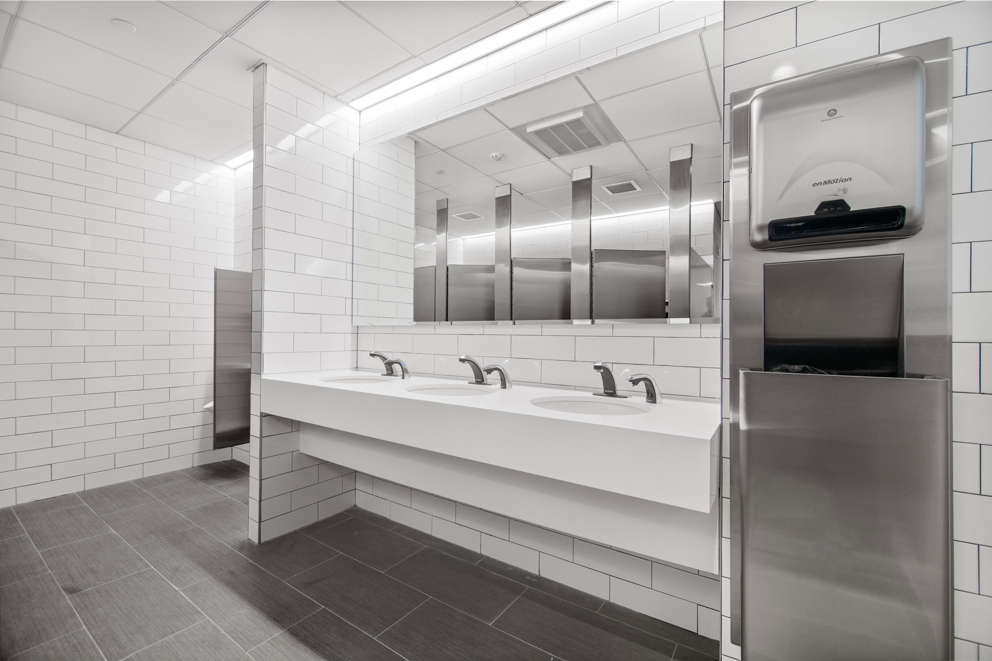 825_Seventh_Avenue_Floor7_42.jpg